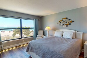 2 bedrooms, iron/ironing board, free WiFi