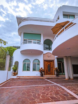 Exterior - Heated Pool, Chef, Barman & Full Staff (Sleeps 30) (Puerto Vallarta)