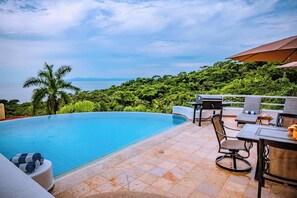 Infinity-Pool