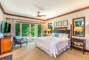 2 bedrooms, iron/ironing board, travel cot, free WiFi - Waipouli Beach Resort G101 Exquisite Oceanfront (Kapaa)