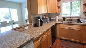 Private kitchen - Newly Remodeled Home - Steps away from white sand beaches!!! (Lauderdale-By-The-Sea)