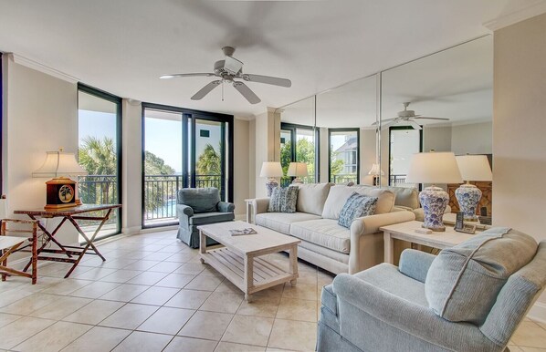 Smart TV - 216 C Shipwatch by AvantStay | Incredible Community Amenities! (Isle of Palms)