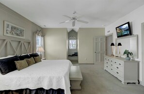 4 bedrooms, iron/ironing board, free WiFi, bed sheets - 85 Grand Pavilion by AvantStay | Walk to the Beach, Spacious Porch (Isle of Palms)