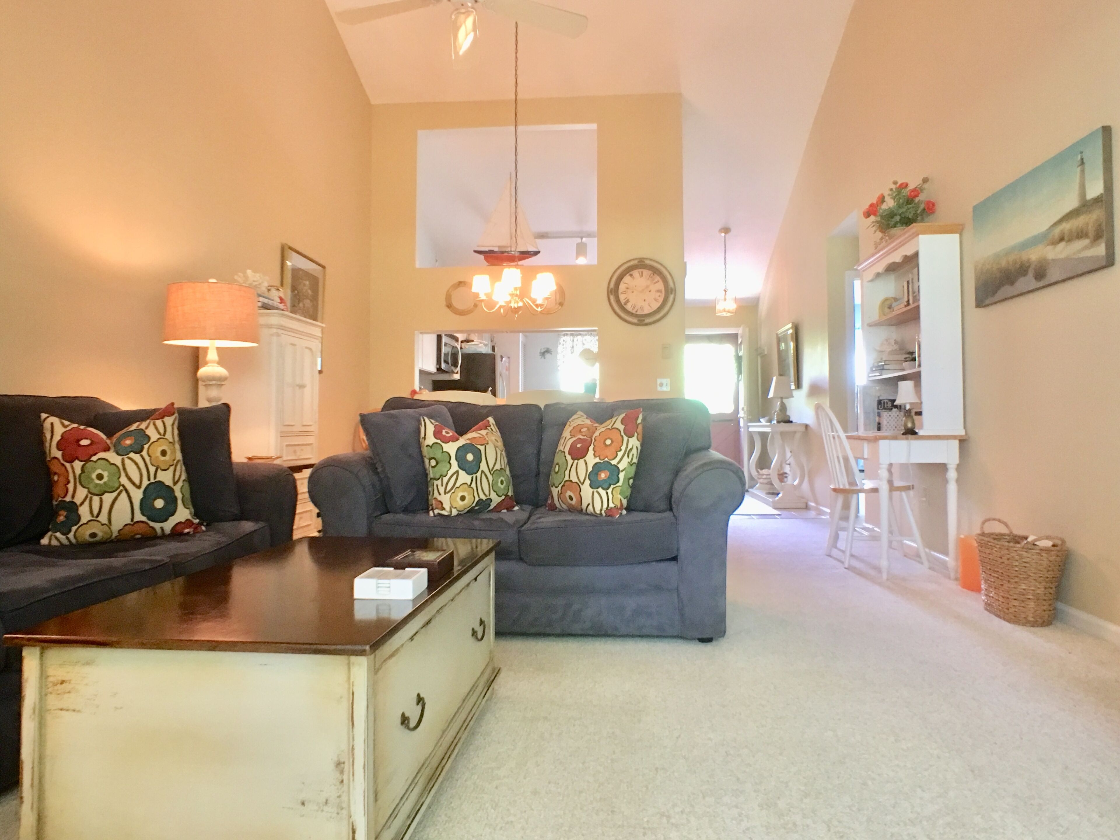 Beautifully Furnished and Decorated Upper-Level Eaton Condo in Ocean Edge on Cape Cod!