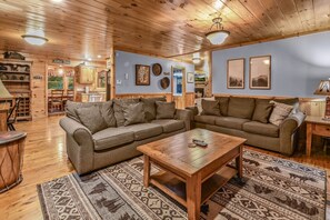 TV, caminetto, lettore DVD