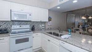 Fridge, microwave, oven, stovetop - C406 One of a Kind Gulf Front Views, 3 pools (Panama City)