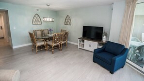 Smart TV, DVD player