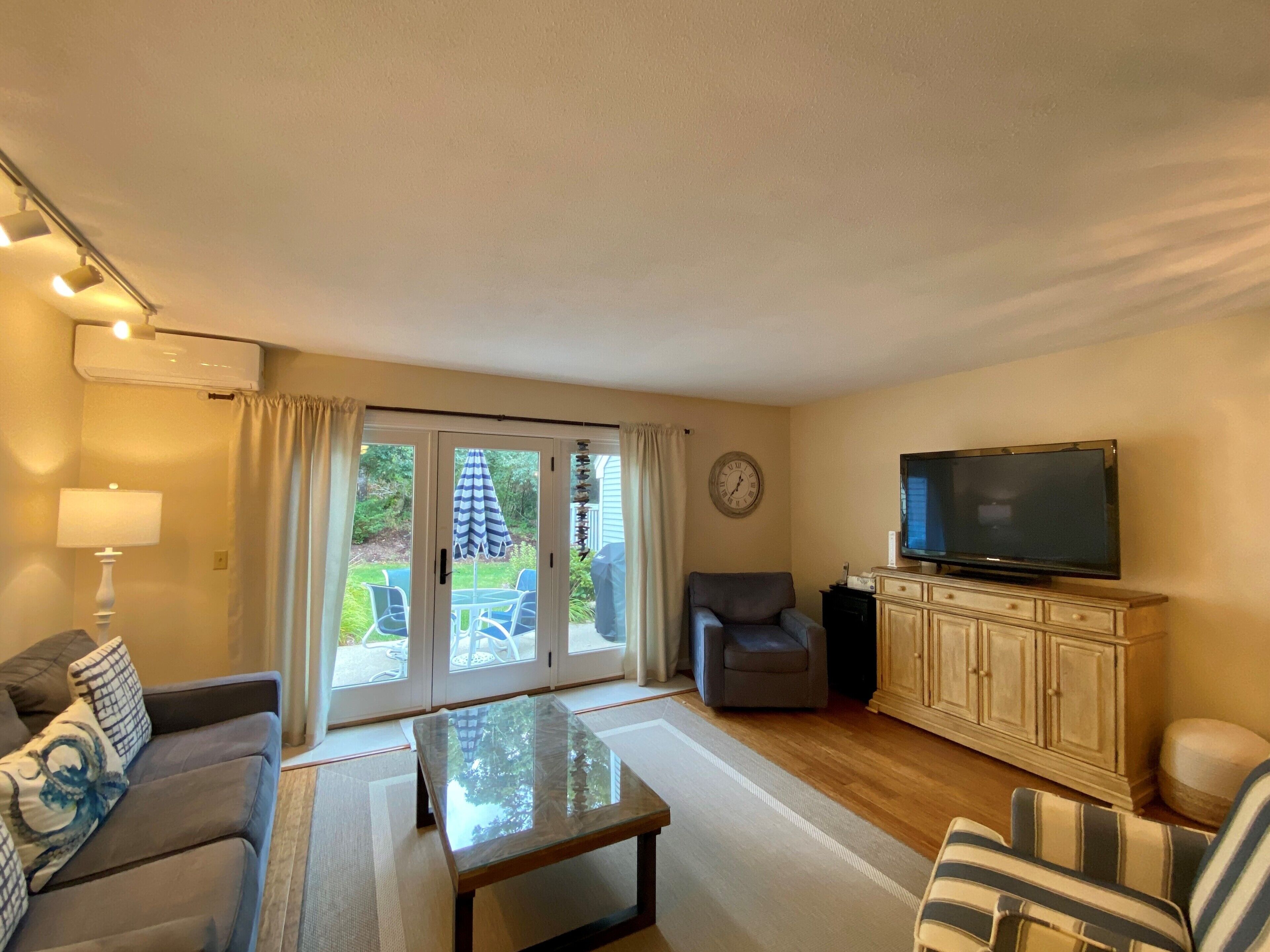 Newly updated, traditional townhouse with recently renovated bathrooms - a favorite for our guests.