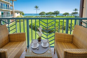 Property grounds - Oceanfront Luxury at Waipouli Beach Resort (Kapaa)