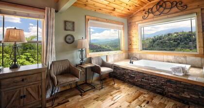 SERENE Luxury Cabin! BREATHTAKING Views! Huge Deck! Fire pit! Hot Tub! Near town