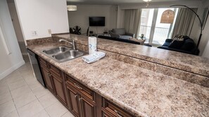 Interior - E1403 3 Pools, Beautiful Gulf View, Gated Condo (Panama City)