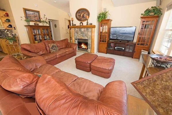 TV, fireplace, DVD player