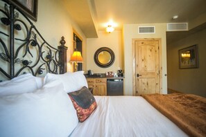 1 bedroom, WiFi, bed sheets - Huge Condo with Stunning Views from Oversized Deck by RedAwning - Save 20% on 7+ Nights! (Park City)