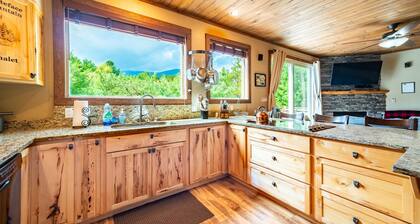 Whiteface Mountain Chalet: Luxury, Hot Tub, Dog Friendly, 1. 4 kilometriä Whiteface, vuoristomaisemat, vuodepaikkoja 16, sauna, ja takka