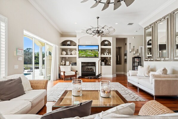 TV, fireplace, video games, Netflix - The House at Reunion | South Facing Pool | Game & Movie Room (Reunion)