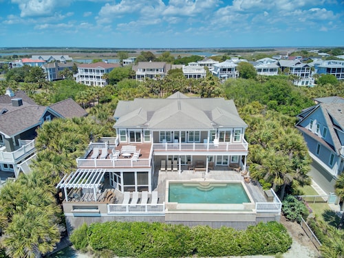 114 Ocean Boulevard by AvantStay | Beachfront | Infinity Pool | Basketball Court