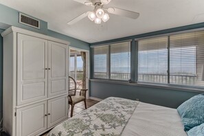 2 bedrooms, iron/ironing board, Internet - Bring your dog to this peaceful Scenic Oceanfront Condo and Close to parks. (Fernandina Beach)