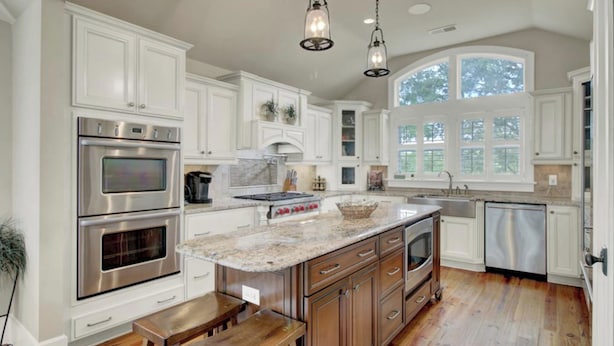 Unclassified image, 1 of 42, button - 5 32nd Avenue by AvantStay | Gourmet Kitchen | Pool | Balconies (Isle Of Palms)