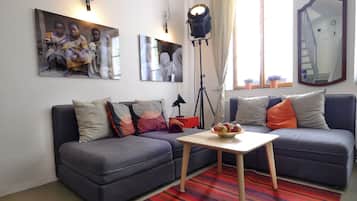 Smart-TV, Videospiele, DVD-Player, Bücher