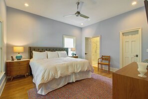 5 bedrooms, iron/ironing board, free WiFi, bed sheets