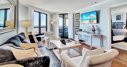 504 Summerhouse by AvantStay | Ocean Front Condo w/ Community Pool Access
