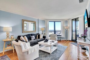 Smart TV - 504 Summerhouse by AvantStay | Ocean Front Condo w/ Community Pool Access (isle of Palms)