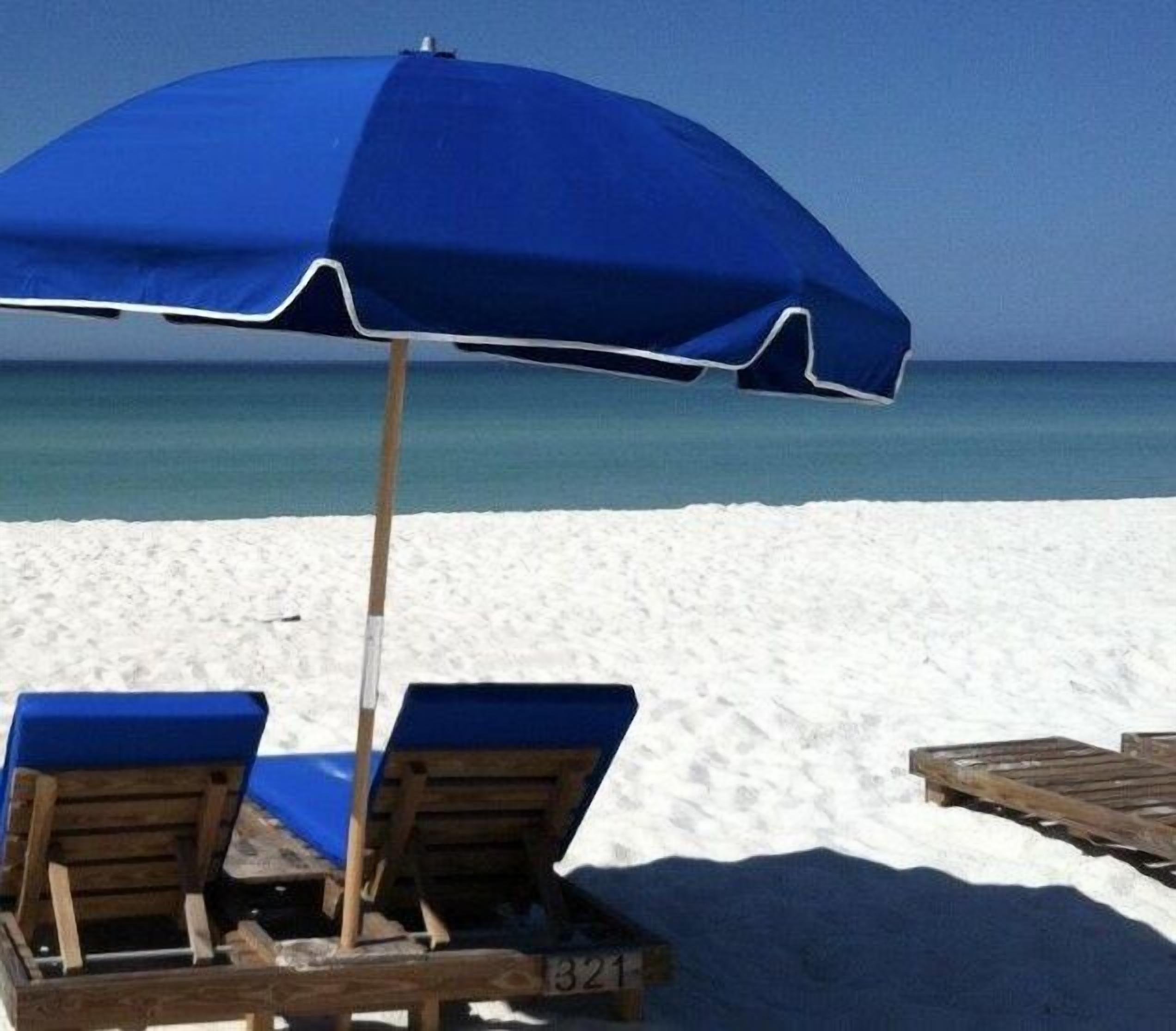 På stranden