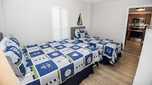 2 bedrooms, Internet, bed sheets - D303 Low Floor, Direct Gulf View, 3 pools (Panama City Beach)
