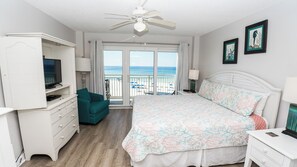 2 bedrooms, Internet, bed sheets - D303 Low Floor, Direct Gulf View, 3 pools (Panama City Beach)