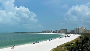 Am Strand, Liegestühle