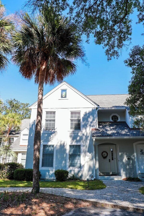 Unclassified image, 1 of 49, button