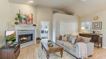 Télévision, cheminée