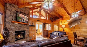 TV, peis og fotballspill