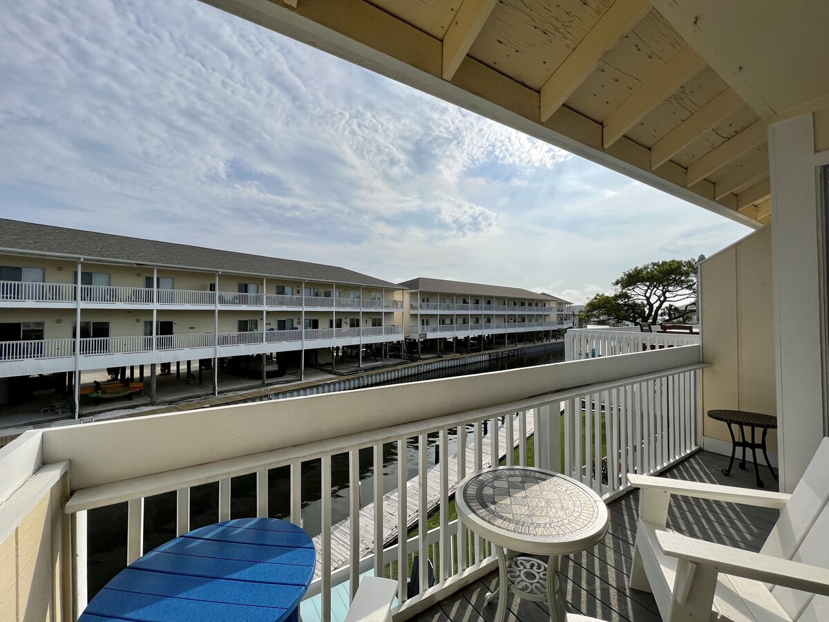Photo 10 of Condo #2044 is a 1 Bedroom on the Canal