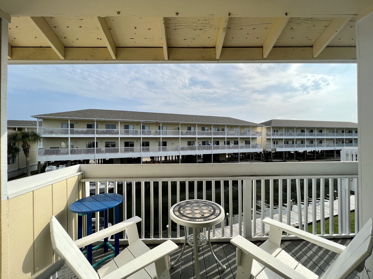 Photo 9 of Condo #2044 is a 1 Bedroom on the Canal