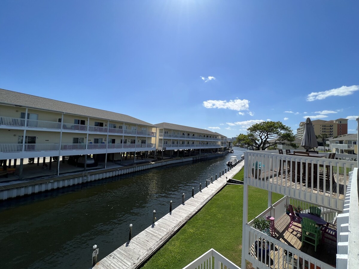 Photo 12 of Condo #2044 is a 1 Bedroom on the Canal