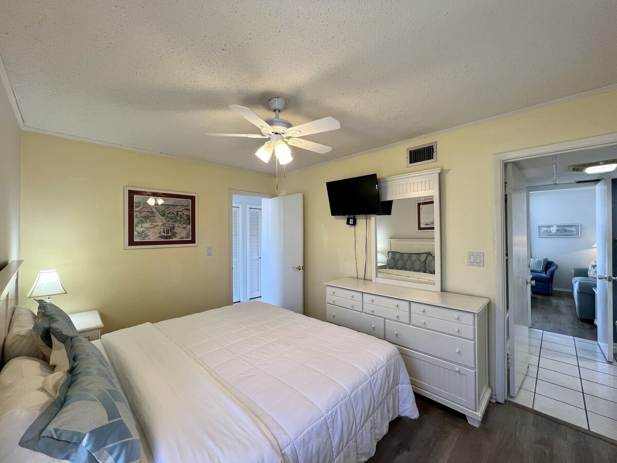 Photo 7 of Condo #2044 is a 1 Bedroom on the Canal