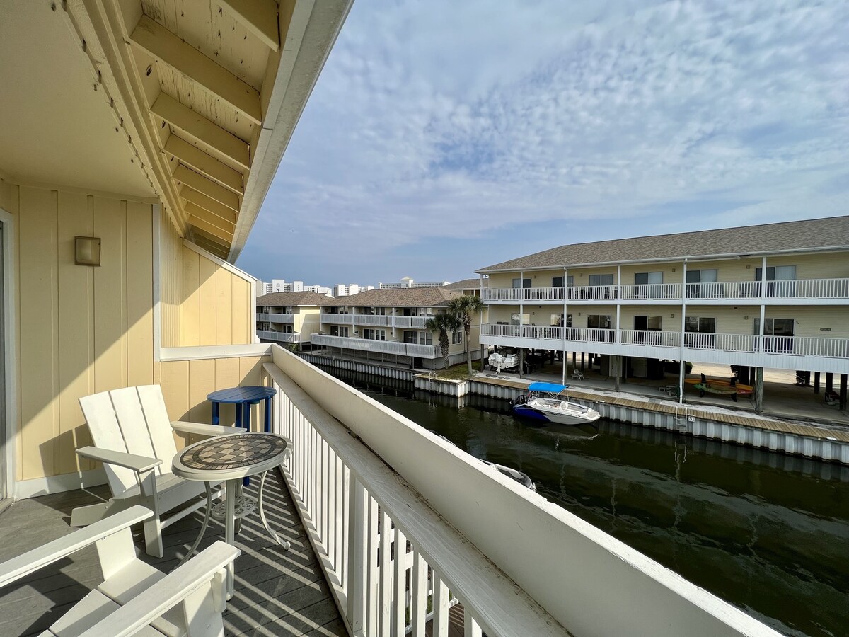 Photo 11 of Condo #2044 is a 1 Bedroom on the Canal