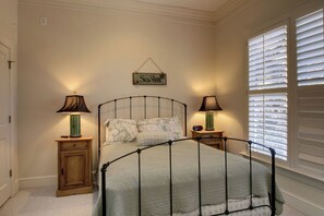 6 bedrooms, iron/ironing board, free WiFi, bed sheets