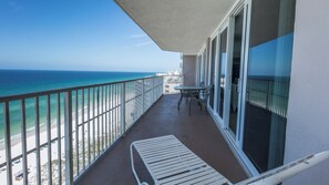 Outdoor dining - E1706 Gulf Front View, 3 Pools, Gated Condo (Panama City)