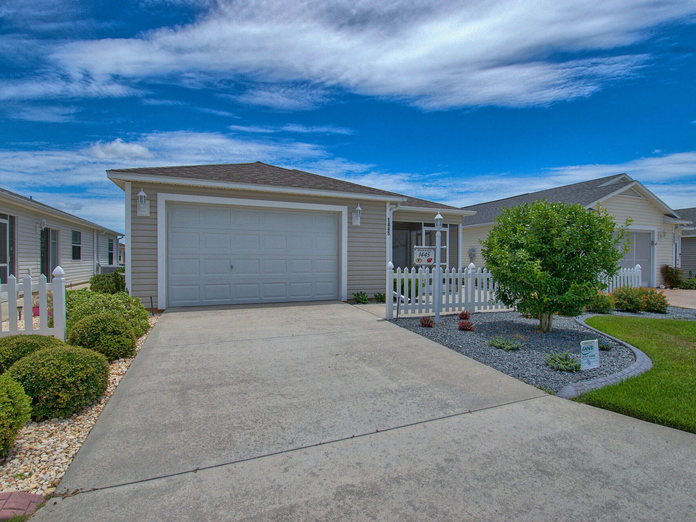 2 BEDROOM  CUTE PATIO VILLA NEAR BROWNWOOD PADDOCK SQUARE THE VILLAGES FL