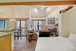 TV, fireplace, DVD player, stereo