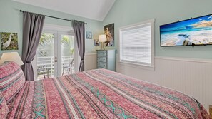 6 bedrooms, desk, iron/ironing board, free WiFi - **ENDLESS SUMMER @ OLD TOWN** New Villa & Pool + LAST KEY SERVICES... (Key West)