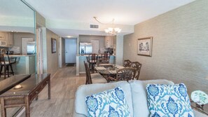 Smart TV, DVD player