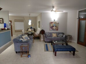 Smart TV, music library