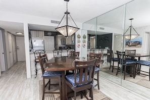 Dining - E405 Lower floor, Great Gulf View, Gated Condo, 3 Pools (Panama City)