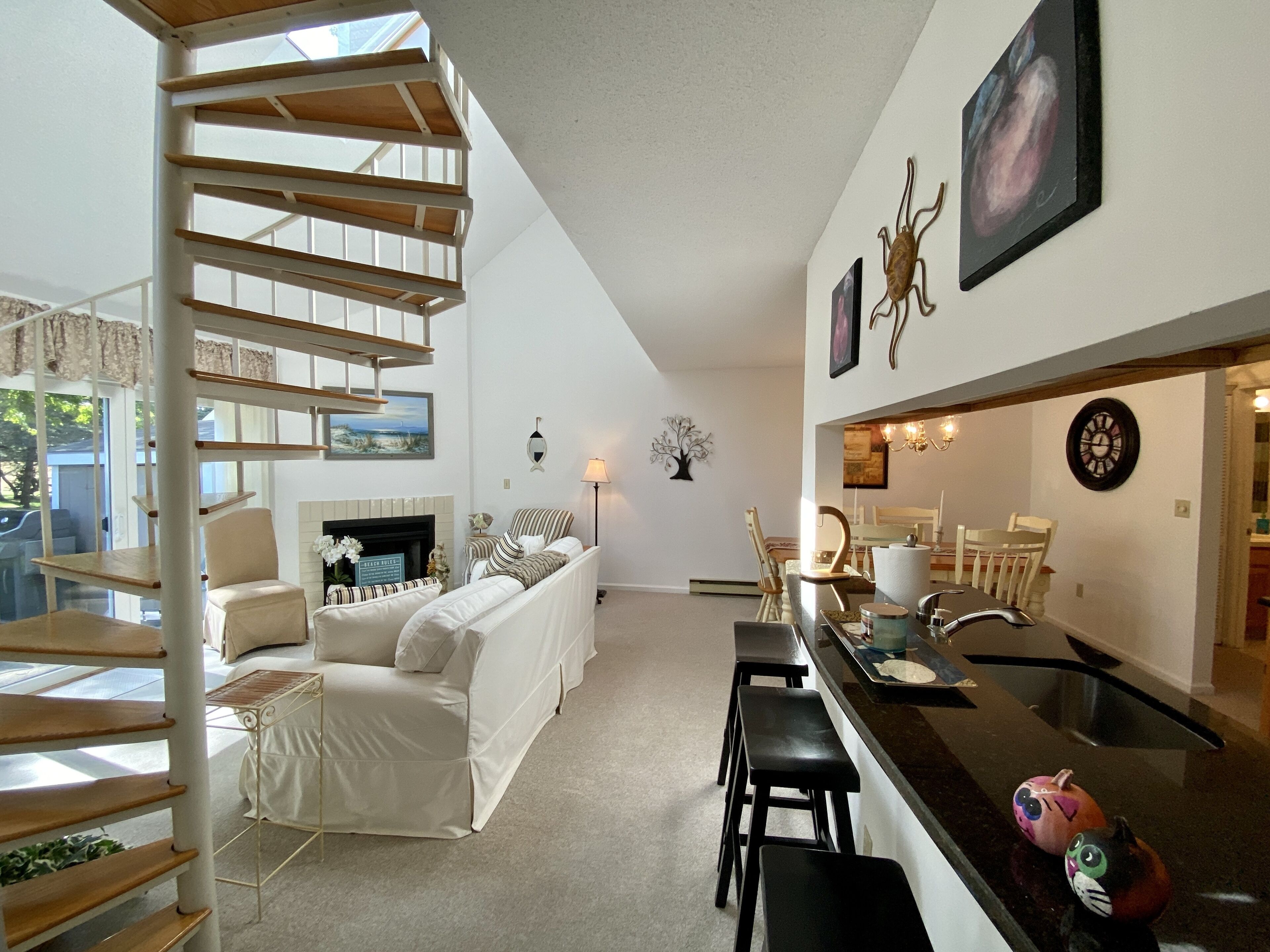 This spacious Billington Village condo features updated kitchen and 2 BRs plus a loft sleeping area.