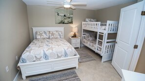 2 bedrooms, Internet, bed sheets - E604 Amazing Gulf View, 3 Pools, 2 FREE Beach Chairs! (Panama City Beach)
