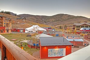 Property grounds - Your own balcony, full kitchen in Canyons Village by RedAwning - Save 20% on 7+ Nights! (Park City)
