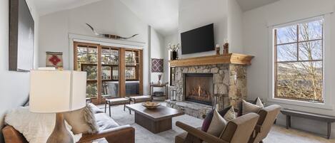 TV connectée, cheminée